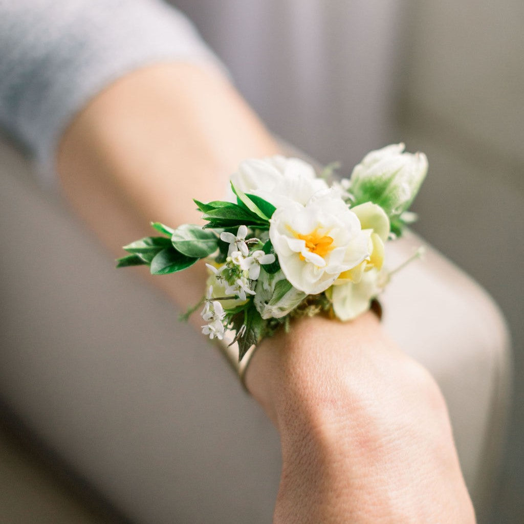 Wrist Corsage – shopflourishflowers
